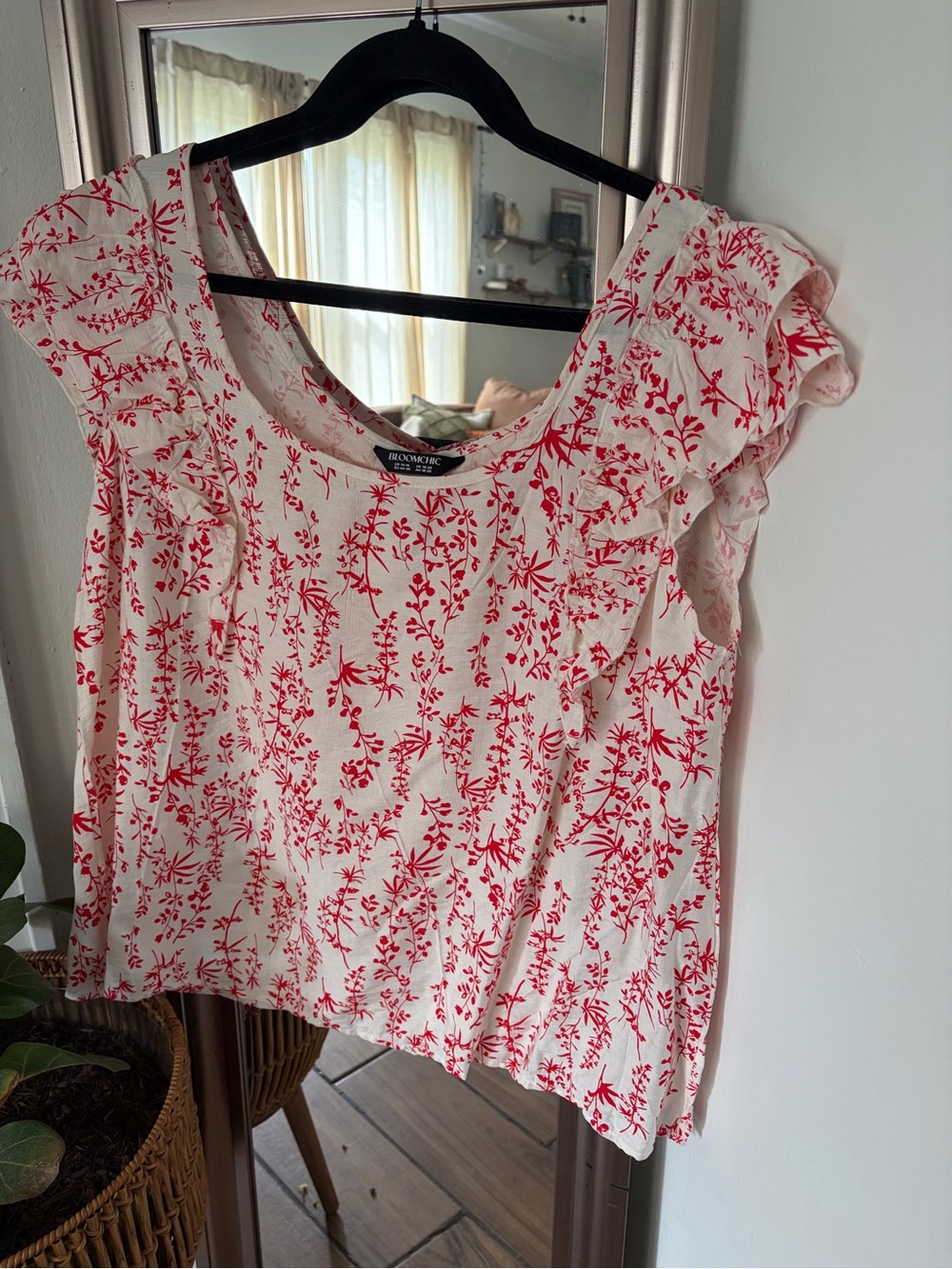 BloomChic Soze 14-16 Red & White Floral Sleeve Blouse Top with Bow